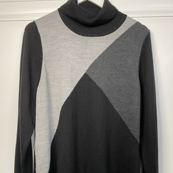 TanJay Women’s Size Large Black Grey Long Turtleneck Sweater Top Shirt - Picture 3 of 7